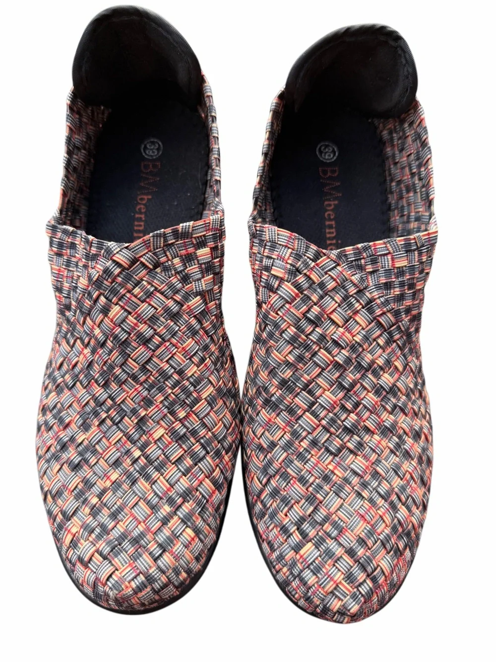 bernie mev. Multicolor Woven Slip-On Wedges — Black, Red, Tan